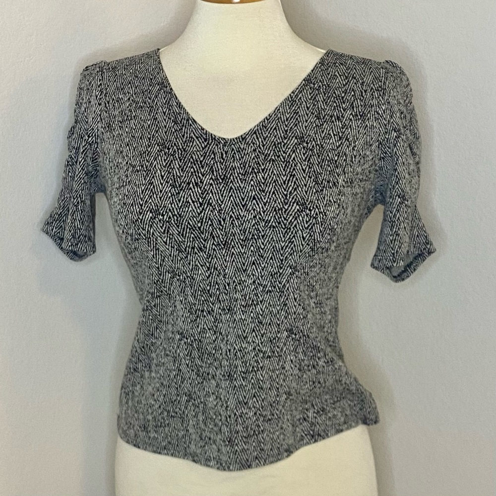 Preowned White House Black Market shirt size small